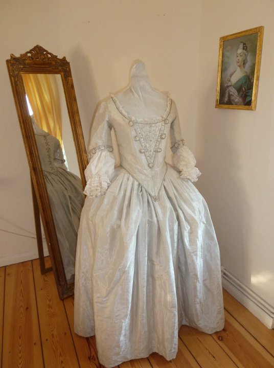 Dress in prussian court style ca. 1735