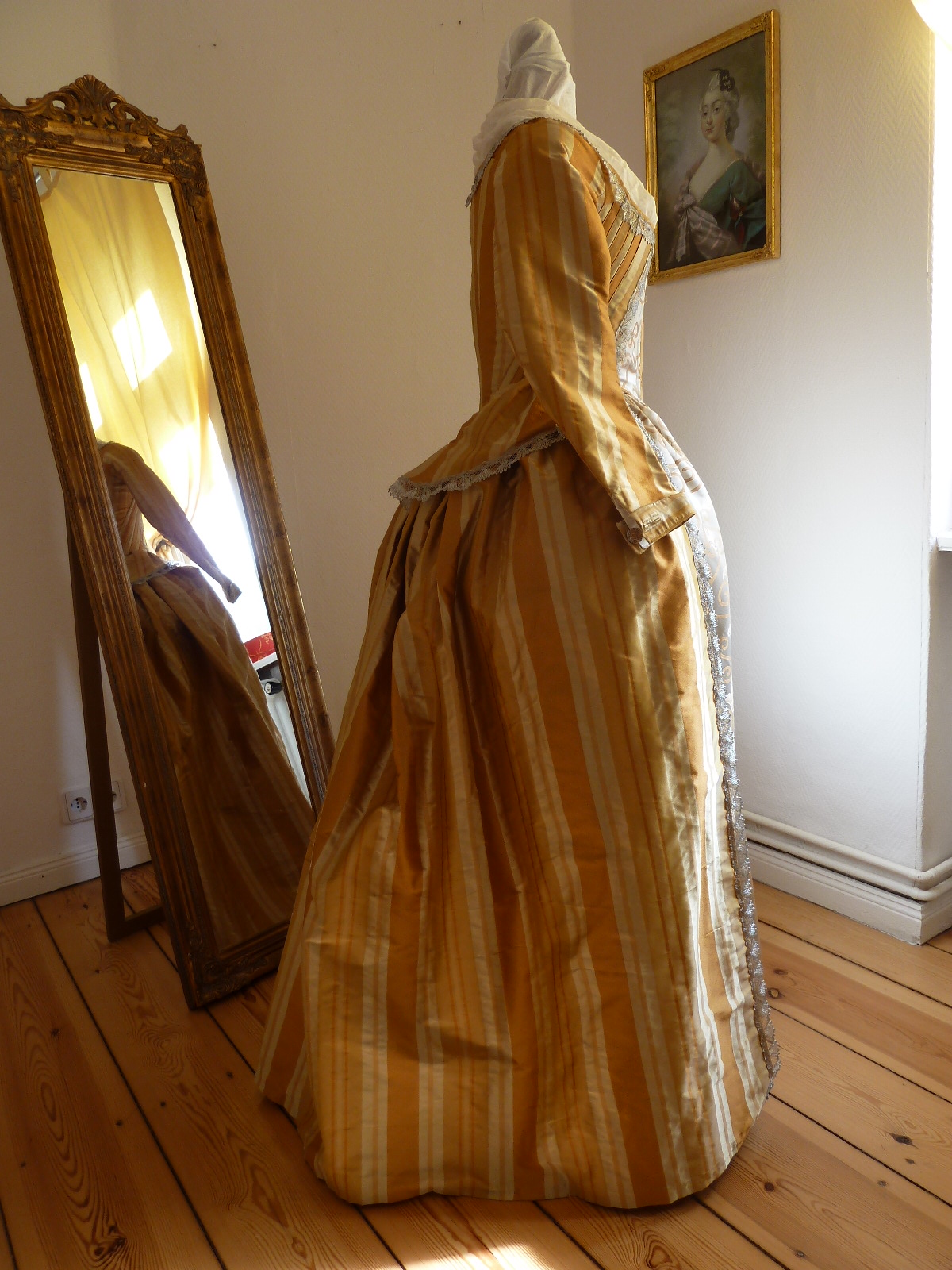 Robe a l'anglaise of ca. 1780 - full view
